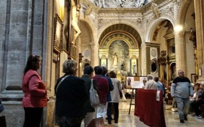 Largas colas para Santa Rita  una ofrenda de rosas para pedir aquello que parece imposible